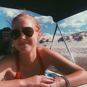 Meet your Posher, Annie